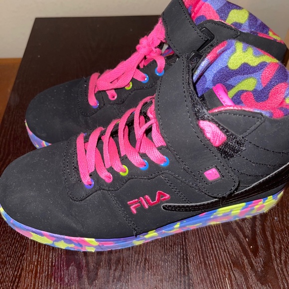 Shoes - Picture 2 of 3